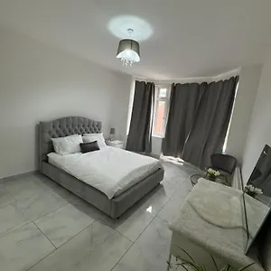 Elegant Estates Humble Abode 2 Homestay